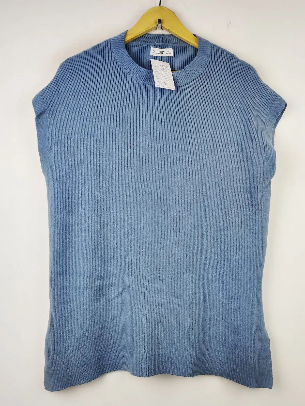 Buy online pre-used pre-loved 100% authentic & Original branded Gallery (SL-3930) available in Pakistan. Top international brands avilable.