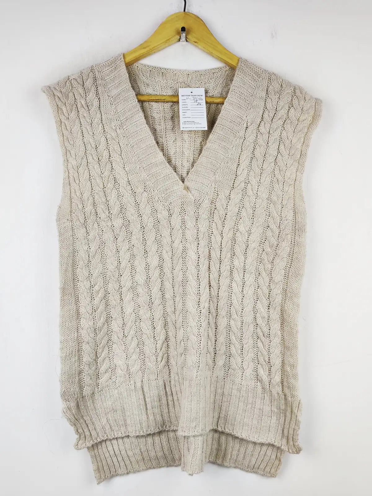 Buy online pre-used pre-loved 100% authentic & Original branded Unknown Brand (SL-3946) available in Pakistan. Top international brands avilable.