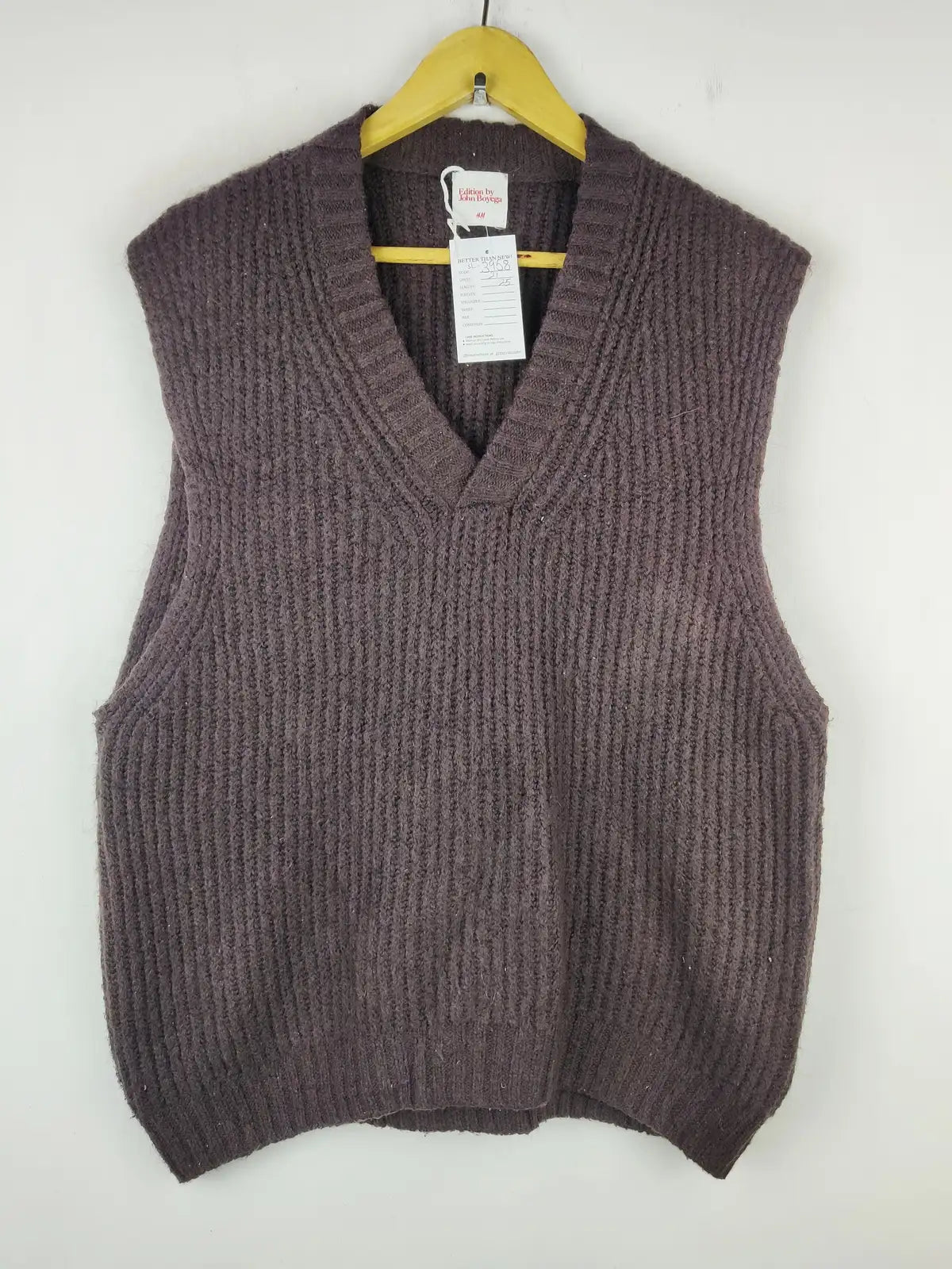 Buy online pre-used pre-loved 100% authentic & Original branded H&M (SL-3958) available in Pakistan. Top international brands avilable.