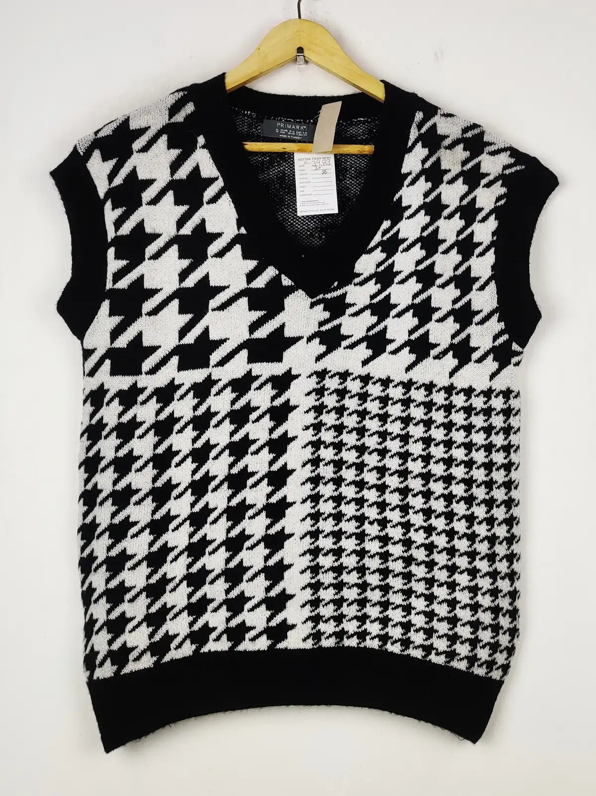 Buy online pre-used pre-loved 100% authentic & Original branded Primark (SL-3983) available in Pakistan. Top international brands avilable.