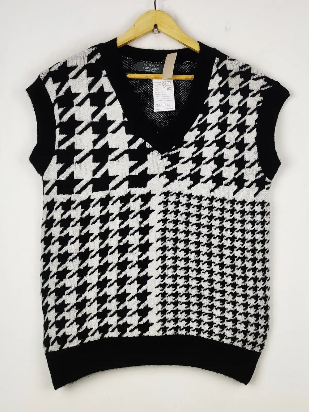 Buy online pre-used pre-loved 100% authentic & Original branded Primark (SL-3983) available in Pakistan. Top international brands avilable.