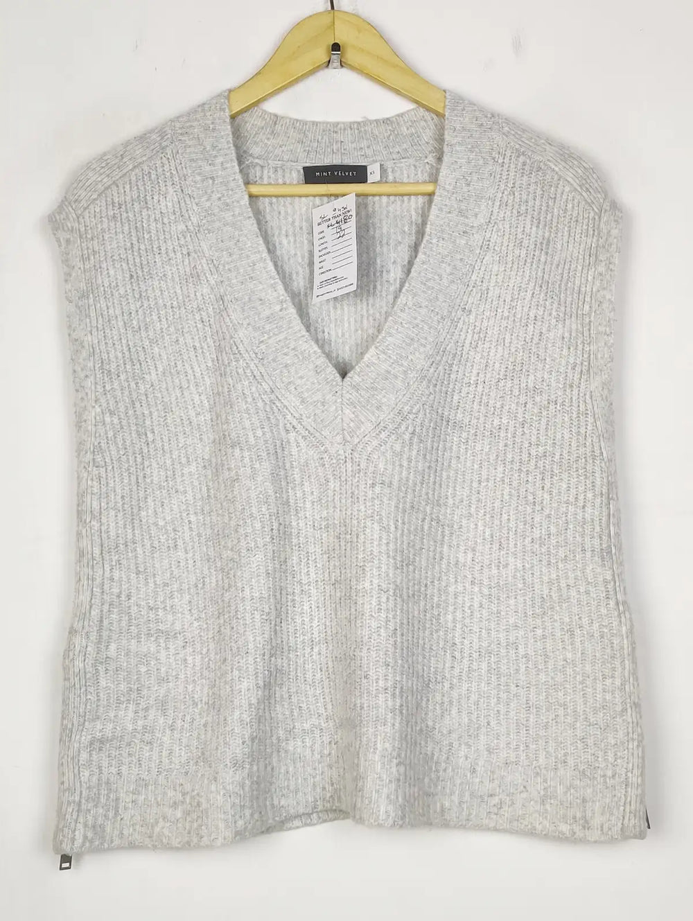 Buy online pre-used pre-loved 100% authentic & Original branded Mint Velvet (SL-4501) available in Pakistan. Top international brands avilable.