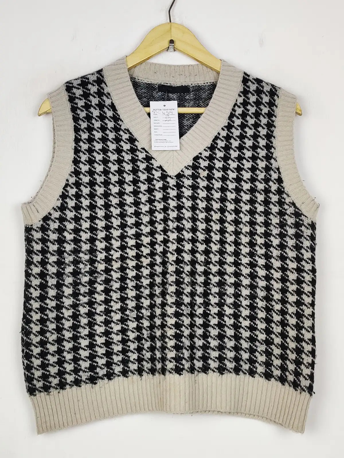 Buy online pre-used pre-loved 100% authentic & Original branded Unknown Brand (SL-4514) available in Pakistan. Top international brands avilable.