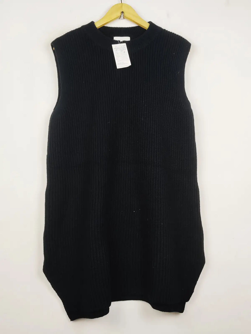 Buy online pre-used pre-loved 100% authentic & Original branded H&M (SL-4534) available in Pakistan. Top international brands avilable.