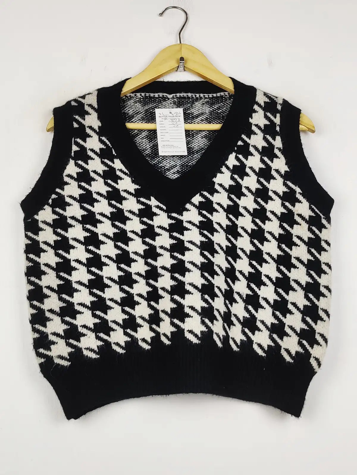 Buy online pre-used pre-loved 100% authentic & Original branded Unknown Brand (SL-4536) available in Pakistan. Top international brands avilable.