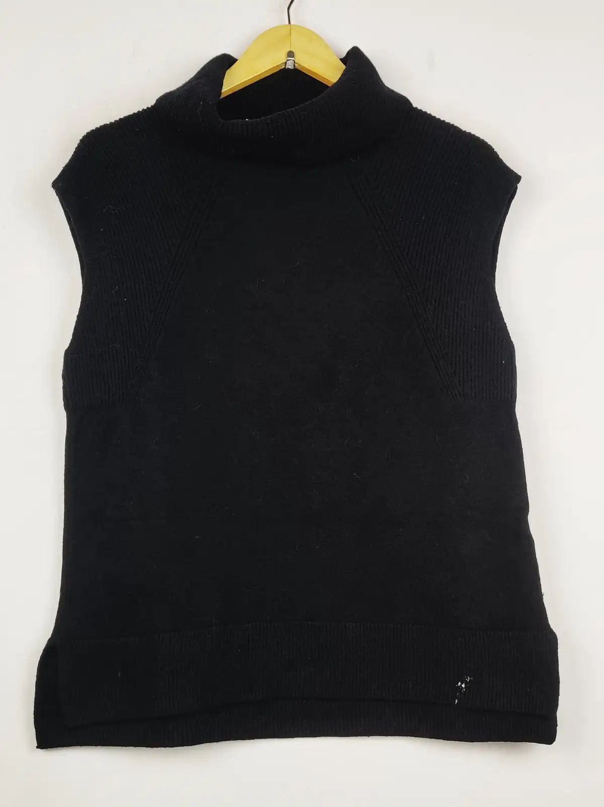 Buy online pre-used pre-loved 100% authentic & Original branded Street One (SL-4545) available in Pakistan. Top international brands avilable.