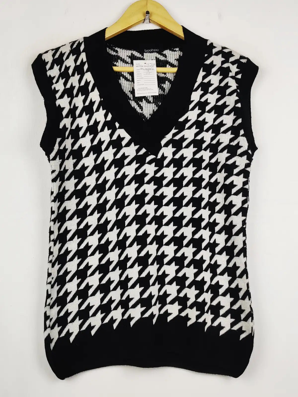 Buy online pre-used pre-loved 100% authentic & Original branded Boohoo (SL-4546) available in Pakistan. Top international brands avilable.