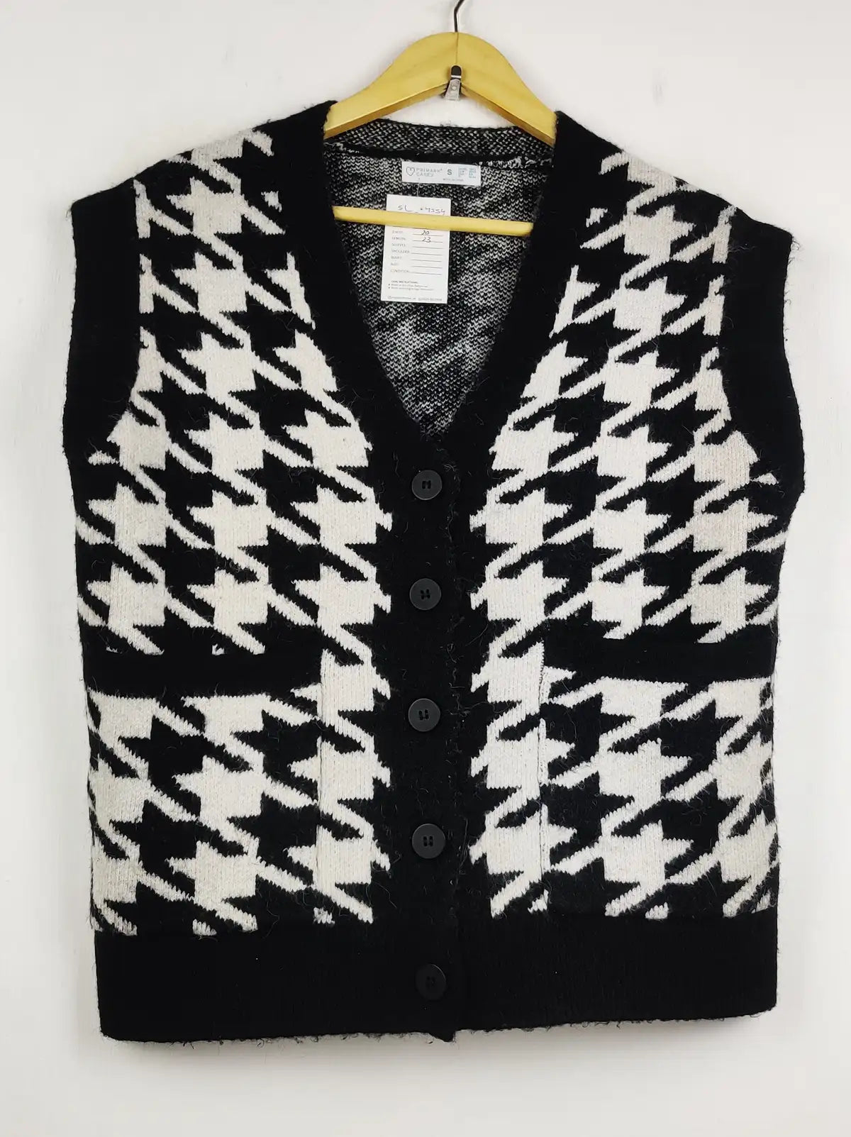Buy online pre-used pre-loved 100% authentic & Original branded Primark (SL-4554) available in Pakistan. Top international brands avilable.