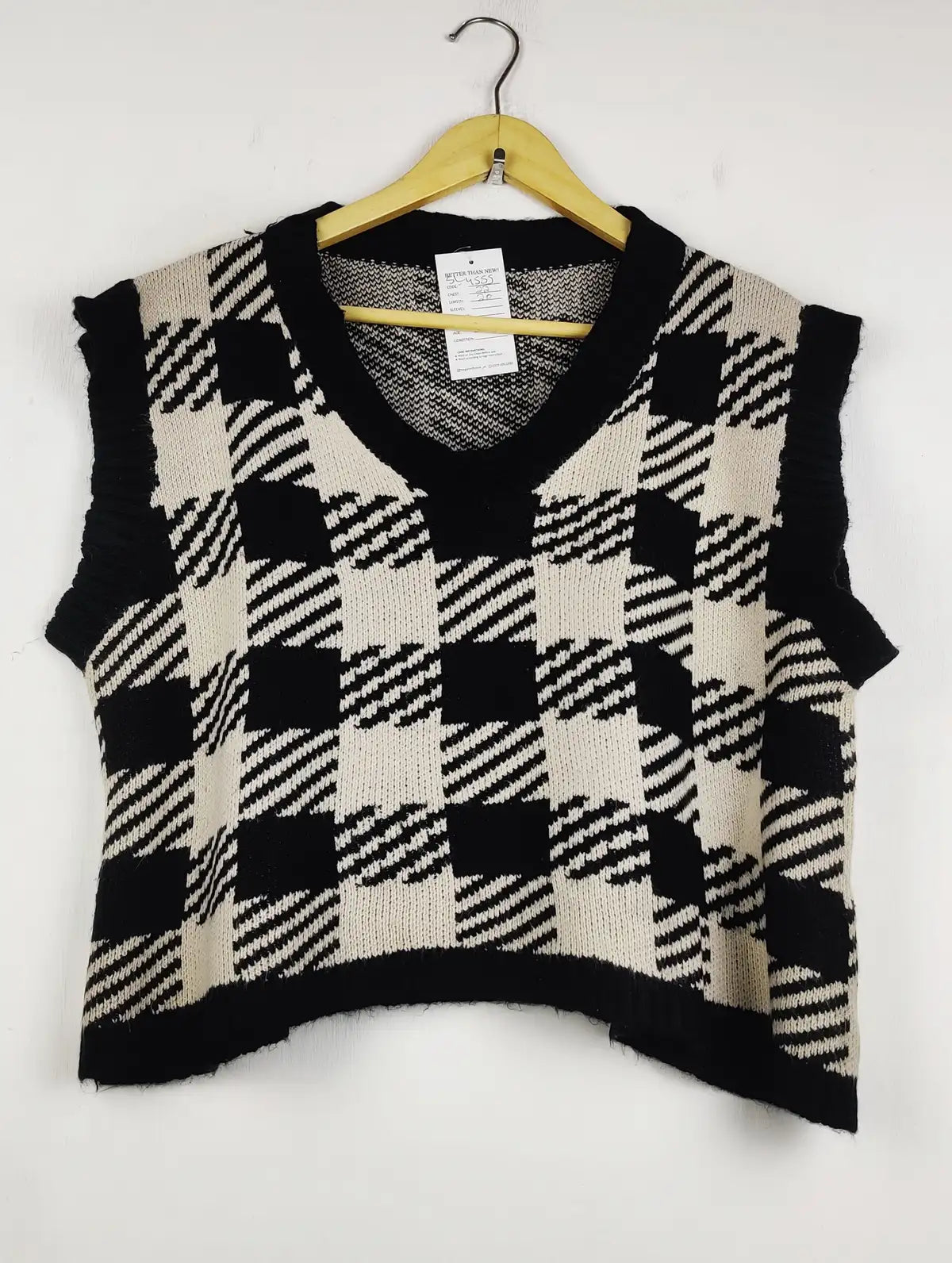Buy online pre-used pre-loved 100% authentic & Original branded Unknown Brand (SL-4555) available in Pakistan. Top international brands avilable.