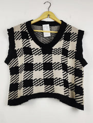 Buy online pre-used pre-loved 100% authentic & Original branded Unknown Brand (SL-4555) available in Pakistan. Top international brands avilable.
