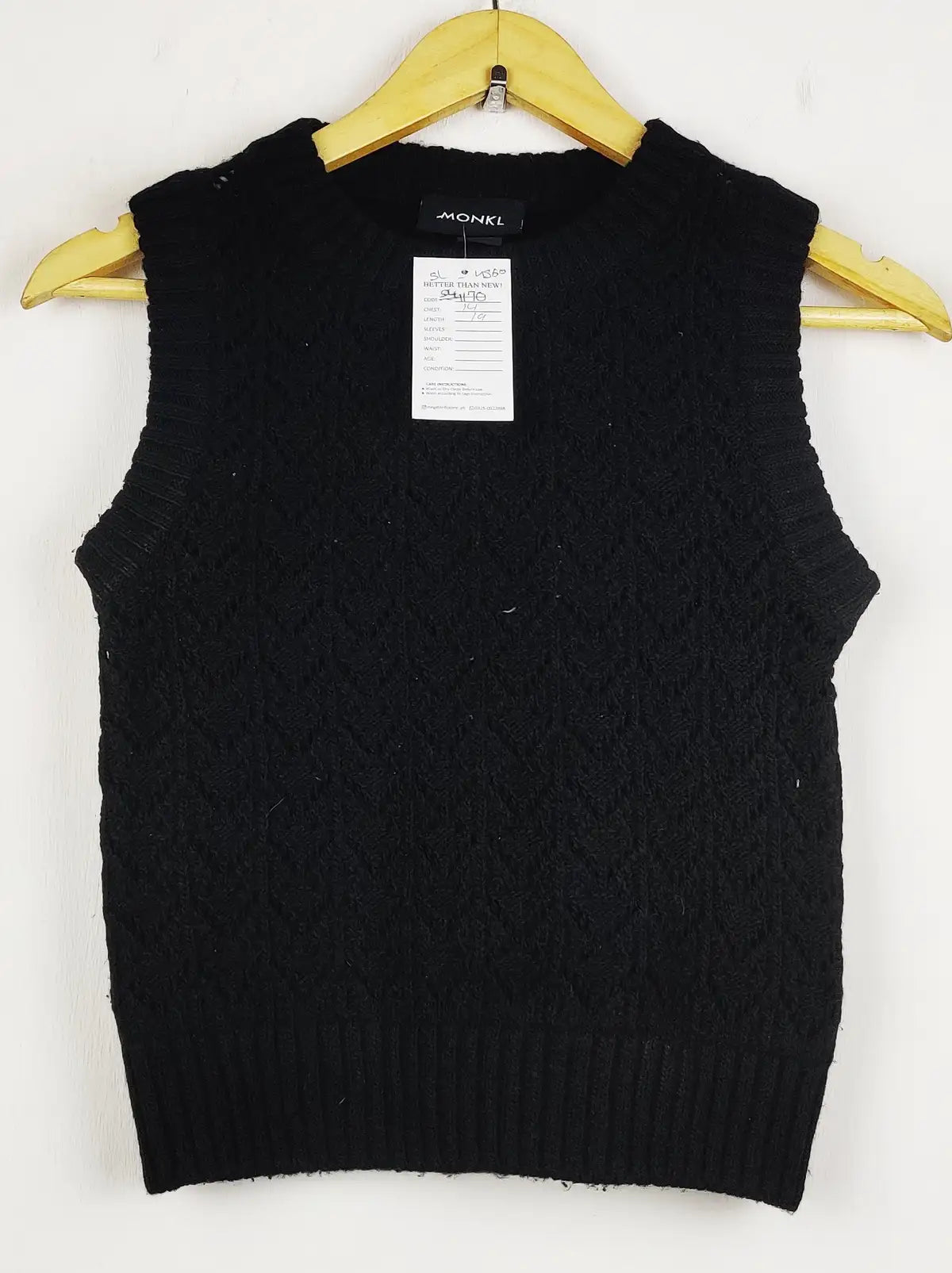 Buy online pre-used pre-loved 100% authentic & Original branded Monkl (SL-4560) available in Pakistan. Top international brands avilable.