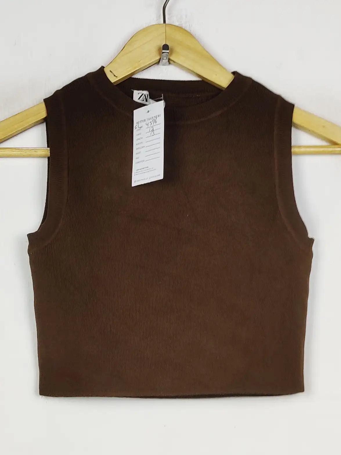 Buy online pre-used pre-loved 100% authentic & Original branded Unknown Brand (SL-4575) available in Pakistan. Top international brands avilable.