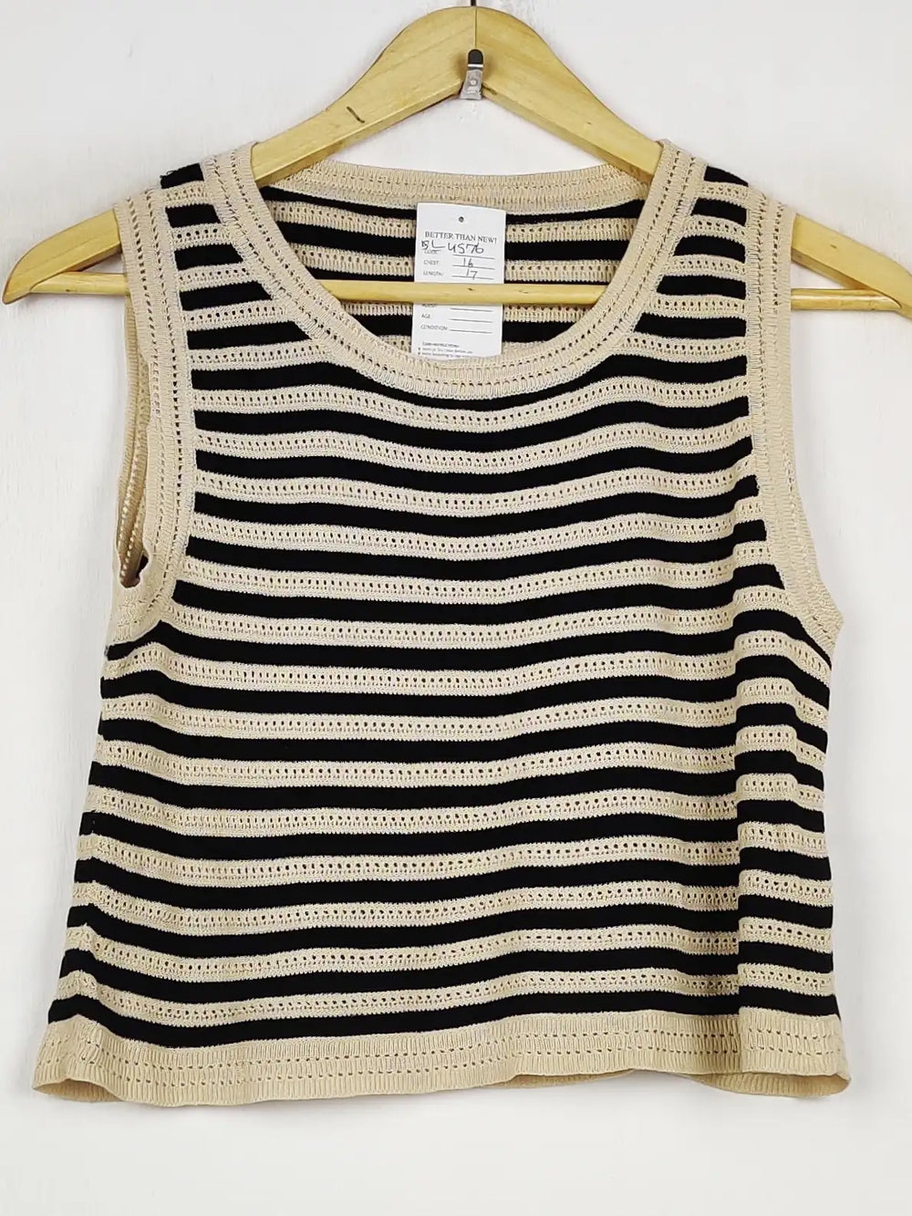 Buy online pre-used pre-loved 100% authentic & Original branded Zara (SL-4576) available in Pakistan. Top international brands avilable.