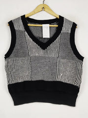 Buy online pre-used pre-loved 100% authentic & Original branded Unknown Brand (SL-4578) available in Pakistan. Top international brands avilable.
