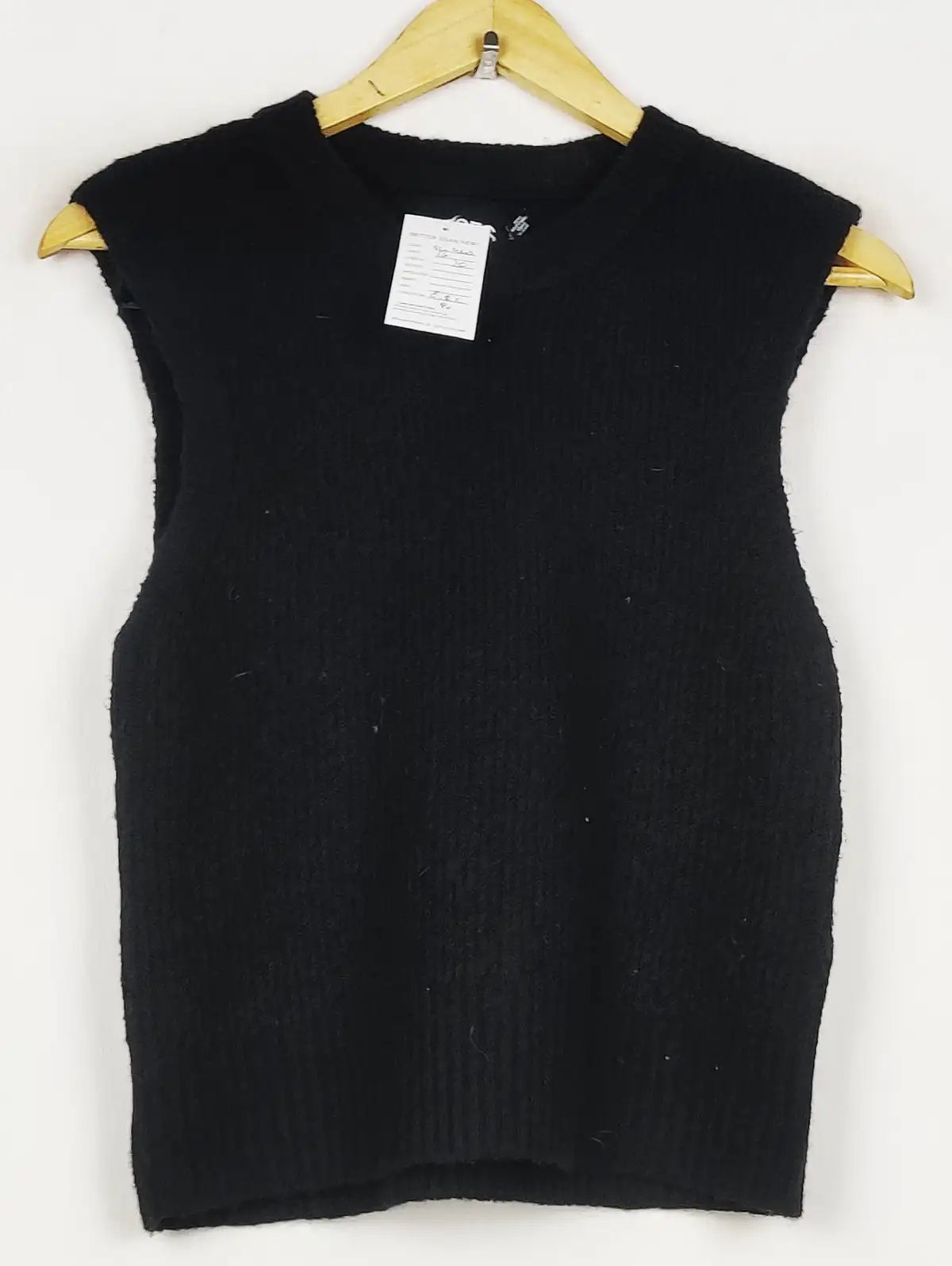 Buy online pre-used pre-loved 100% authentic & Original branded Pieces (SL-4603) available in Pakistan. Top international brands avilable.