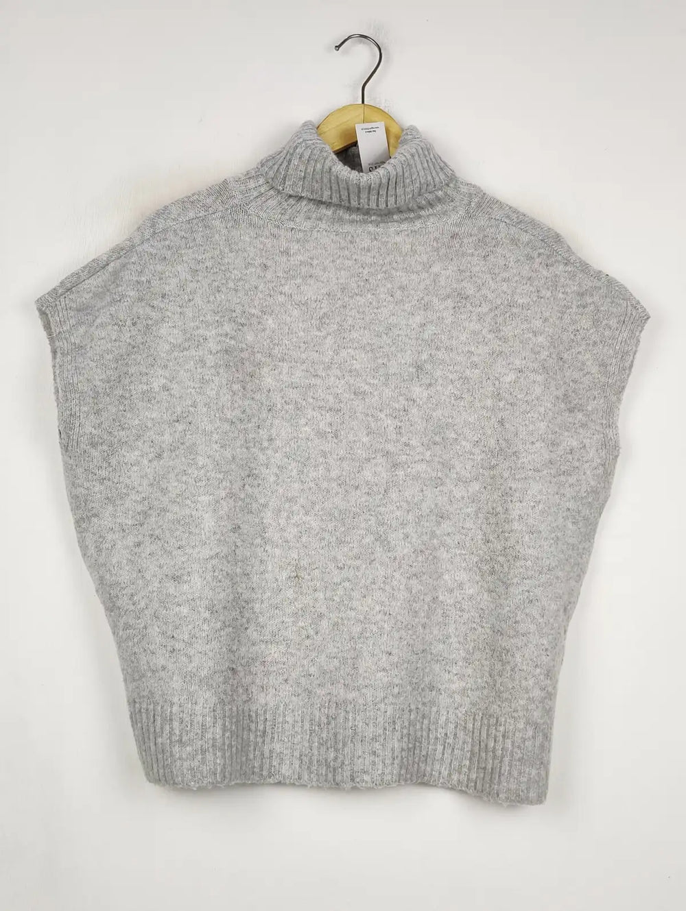 Buy online pre-used pre-loved 100% authentic & Original branded Shein (SL-4625) available in Pakistan. Top international brands avilable.