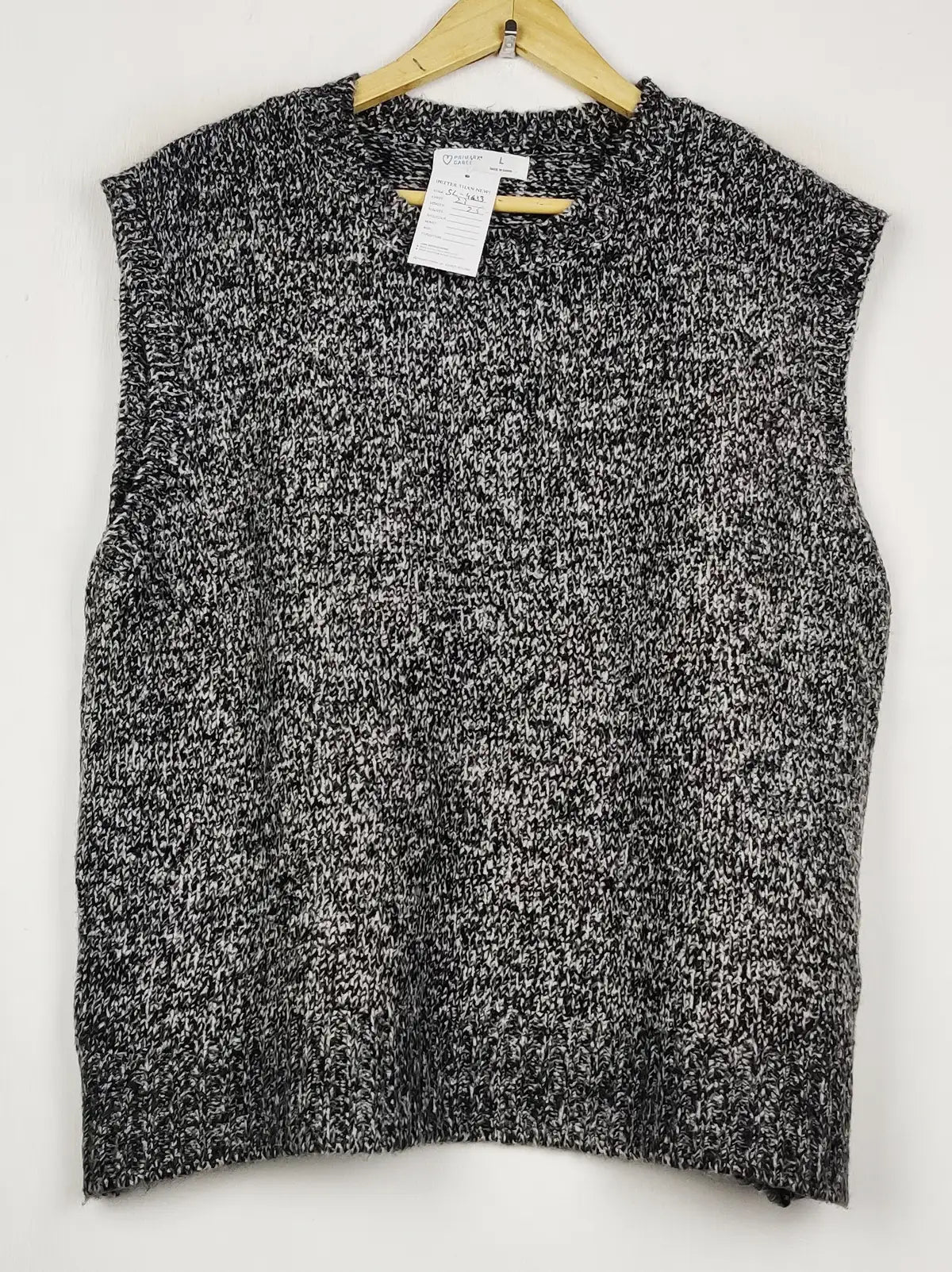 Buy online pre-used pre-loved 100% authentic & Original branded Primark (SL-4633) available in Pakistan. Top international brands avilable.
