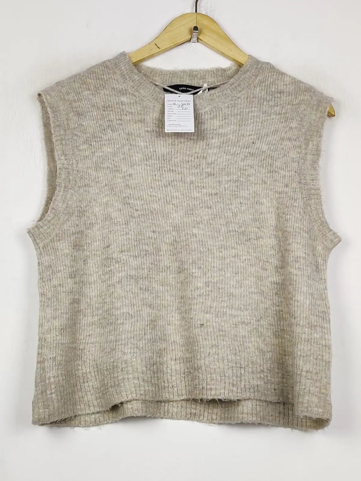 Buy online pre-used pre-loved 100% authentic & Original branded Vero Moda (SL-4634) available in Pakistan. Top international brands avilable.