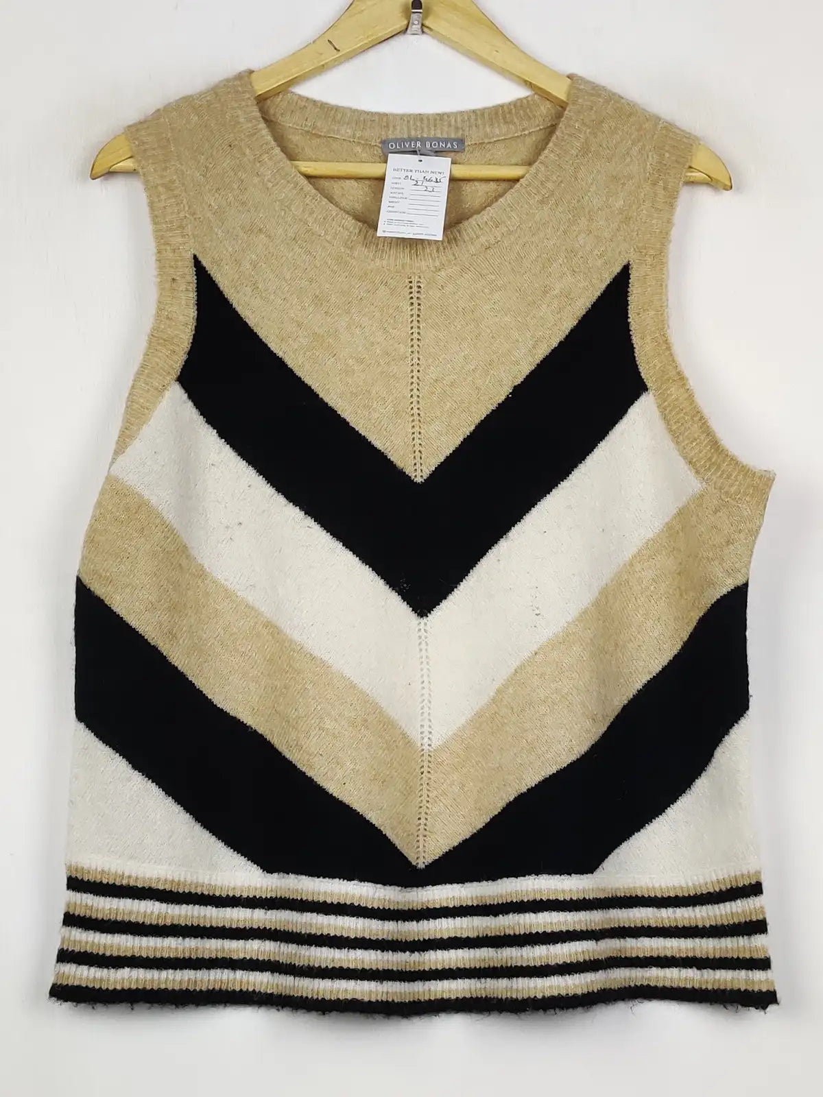 Buy online pre-used pre-loved 100% authentic & Original branded Oliver Bonas (SL-4635) available in Pakistan. Top international brands avilable.