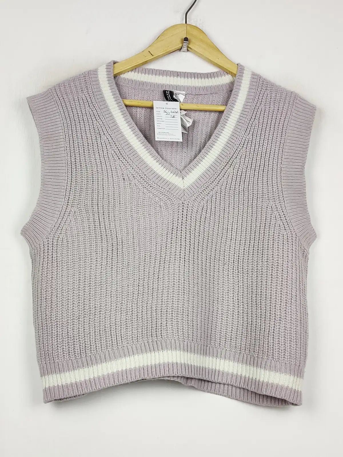 Buy online pre-used pre-loved 100% authentic & Original branded H&M (SL-4642) available in Pakistan. Top international brands avilable.