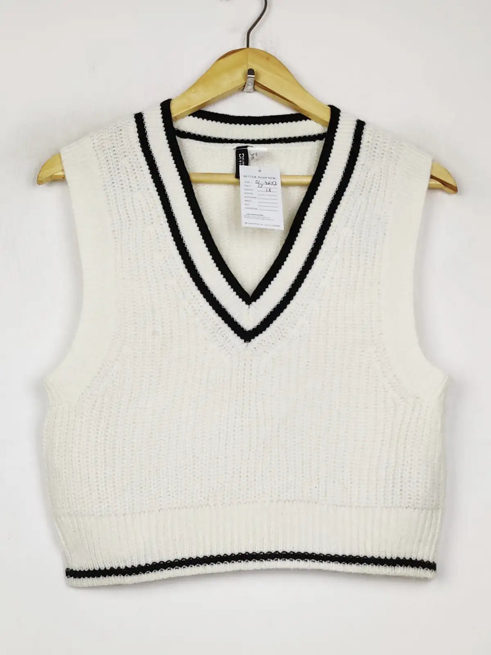 Buy online pre-used pre-loved 100% authentic & Original branded H&M (SL-4653) available in Pakistan. Top international brands avilable.