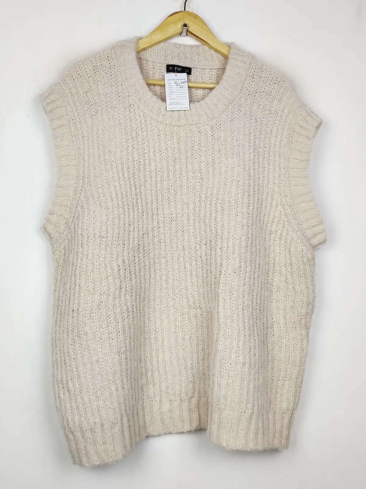Buy online pre-used pre-loved 100% authentic & Original branded F&F (SL-4659) available in Pakistan. Top international brands avilable.