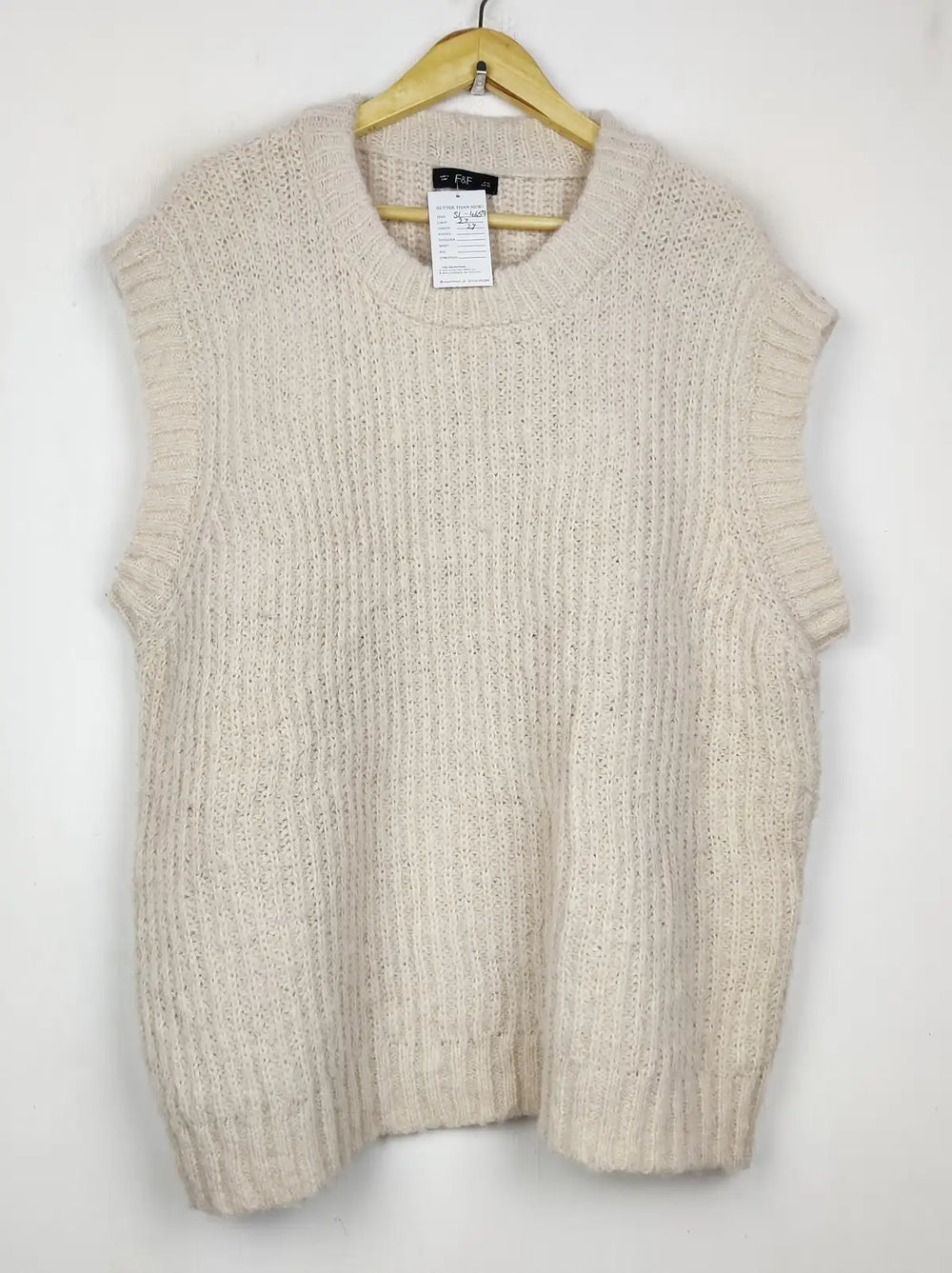Buy online pre-used pre-loved 100% authentic & Original branded F&F (SL-4659) available in Pakistan. Top international brands avilable.