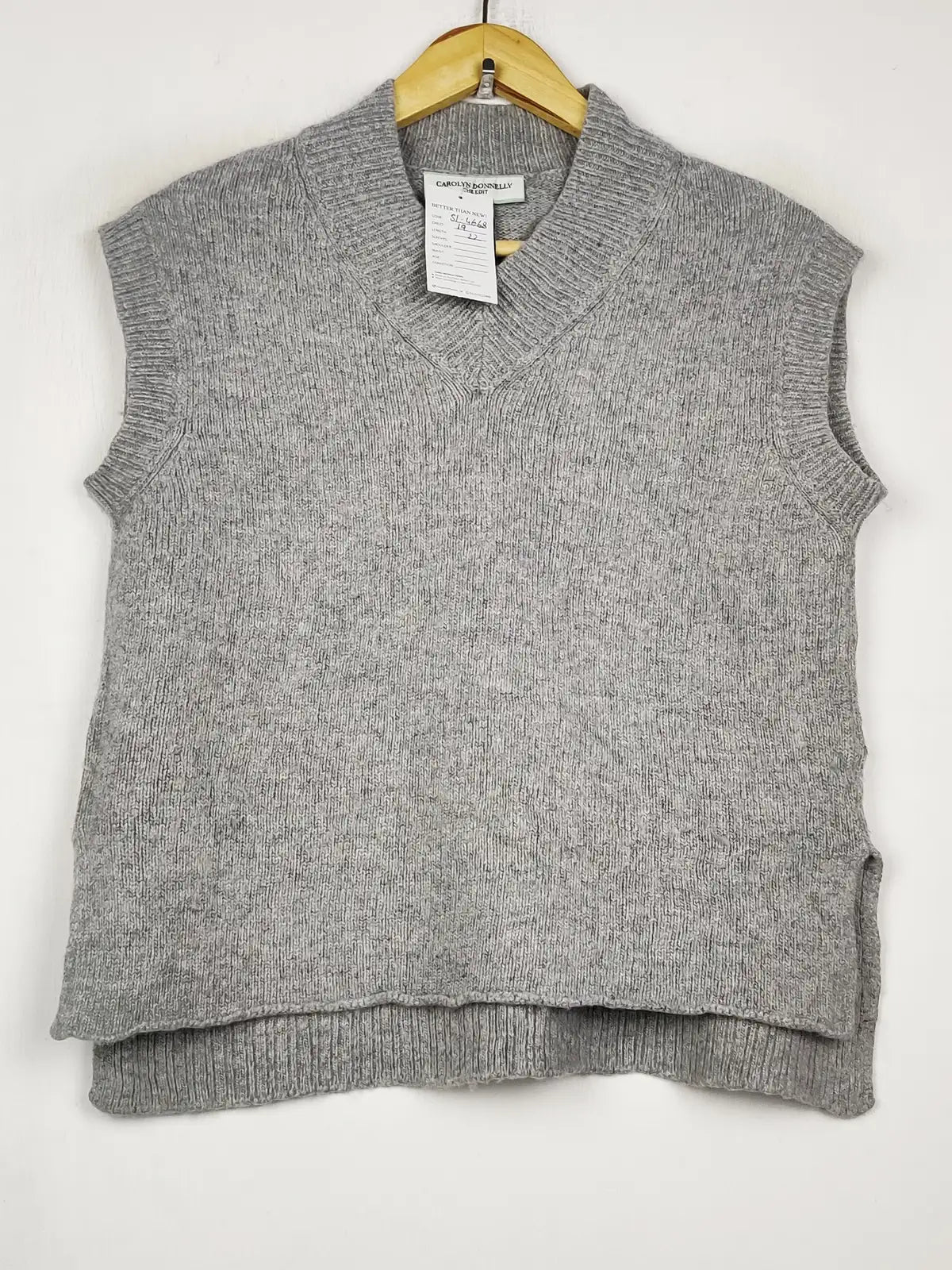 Buy online pre-used pre-loved 100% authentic & Original branded Carolyn Donnelly (SL-4668) available in Pakistan. Top international brands avilable.
