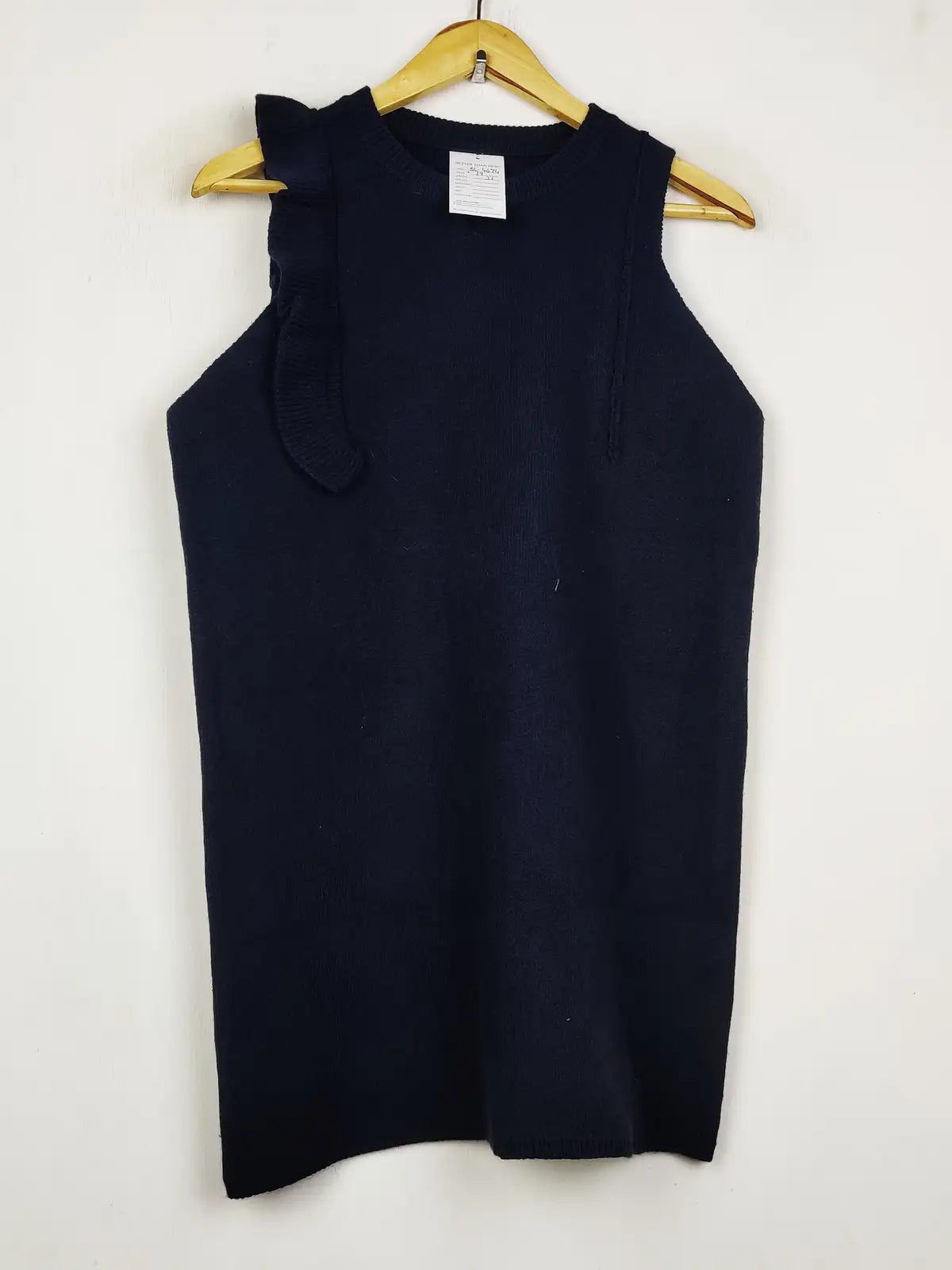 Buy online pre-used pre-loved 100% authentic & Original branded Unknown Brand (SL-4674) available in Pakistan. Top international brands avilable.