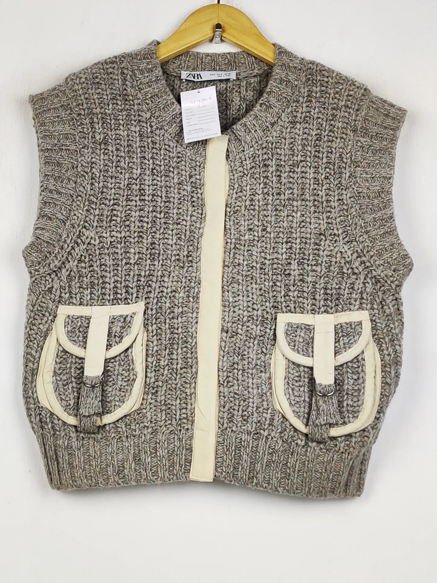 Buy online pre-used pre-loved 100% authentic & Original branded Zara (SL-4709) available in Pakistan. Top international brands avilable.