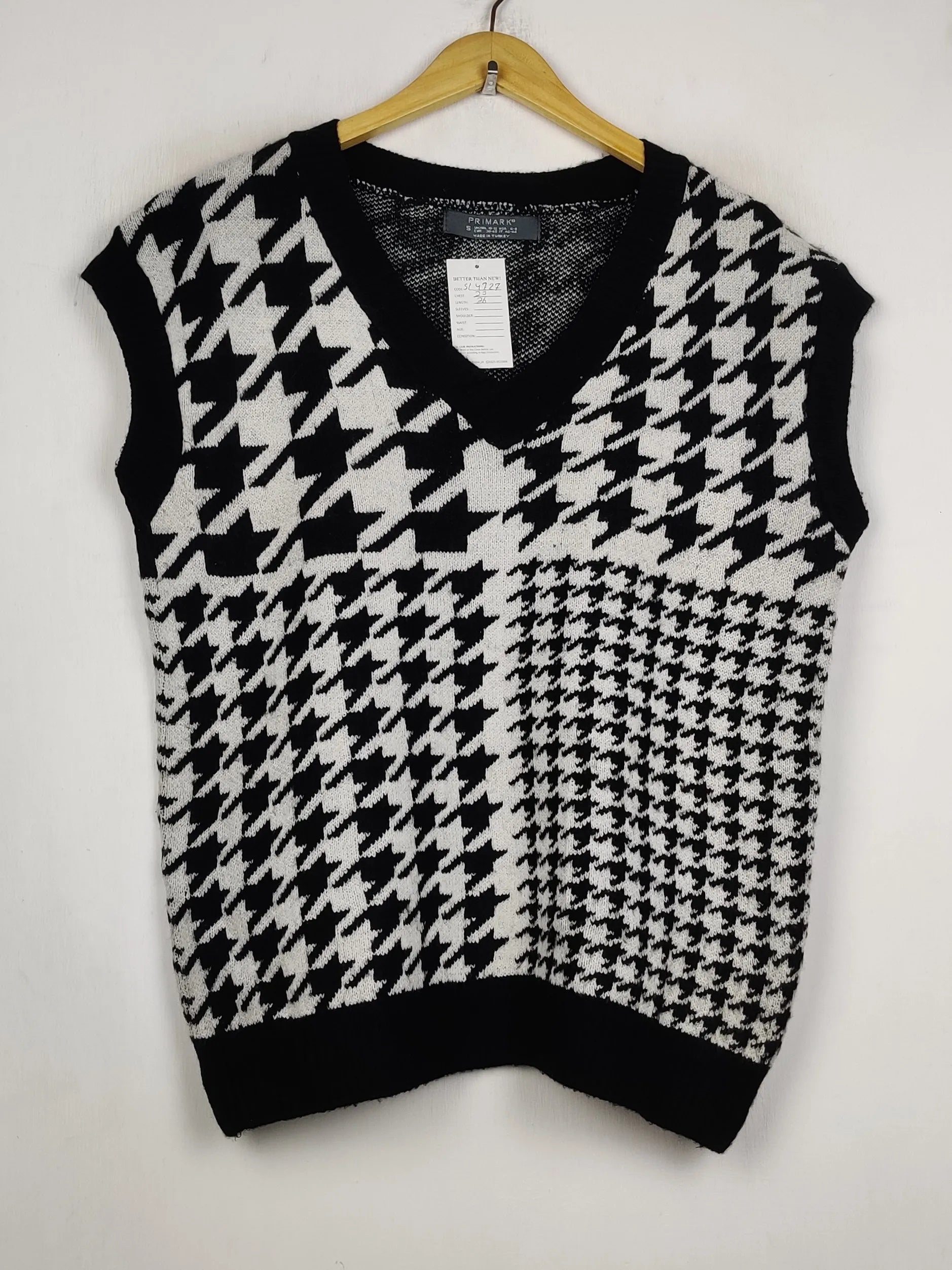 Buy online pre-used pre-loved 100% authentic & Original branded Primark (SL-4727) available in Pakistan. Top international brands avilable.