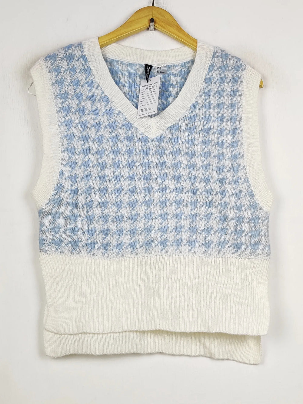 Buy online pre-used pre-loved 100% authentic & Original branded H&M (SL-4761) available in Pakistan. Top international brands avilable.