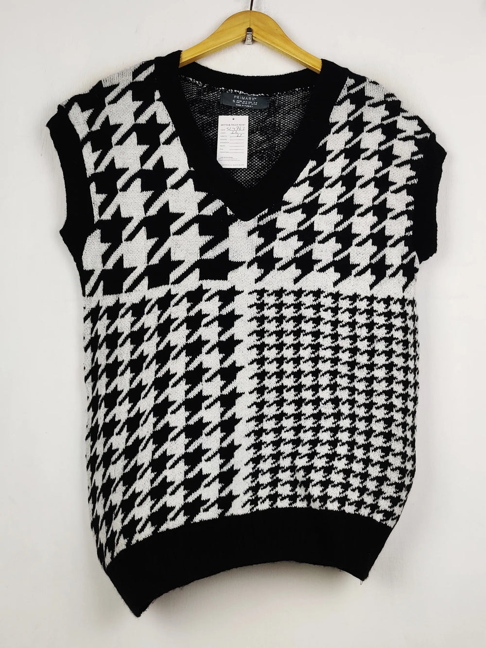 Buy online pre-used pre-loved 100% authentic & Original branded Primark (SL-4762) available in Pakistan. Top international brands avilable.