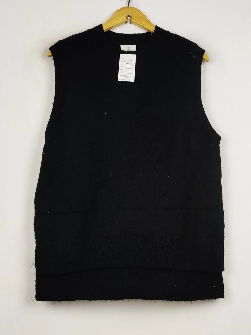 Buy online pre-used pre-loved 100% authentic & Original branded H&M (SL-4781) available in Pakistan. Top international brands avilable.