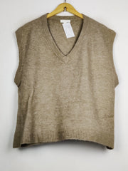 Buy online pre-used pre-loved 100% authentic & Original branded H&M (SL-4805) available in Pakistan. Top international brands avilable.