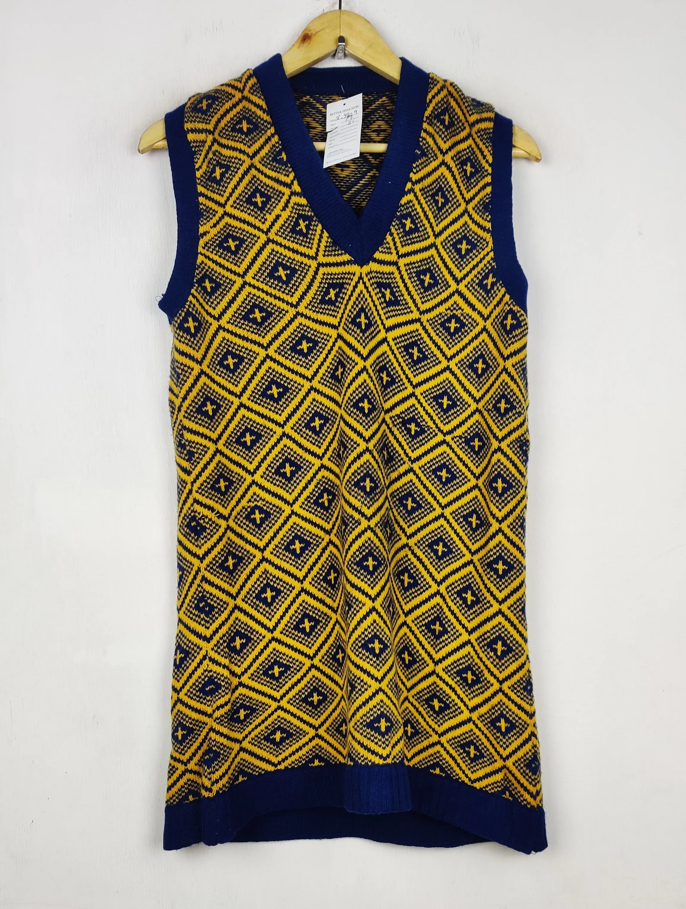 Buy online pre-used pre-loved 100% authentic & Original branded Marks & Spencer (SL-4809) available in Pakistan. Top international brands avilable.