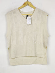 Buy online pre-used pre-loved 100% authentic & Original branded H&M (SL-4813) available in Pakistan. Top international brands avilable.