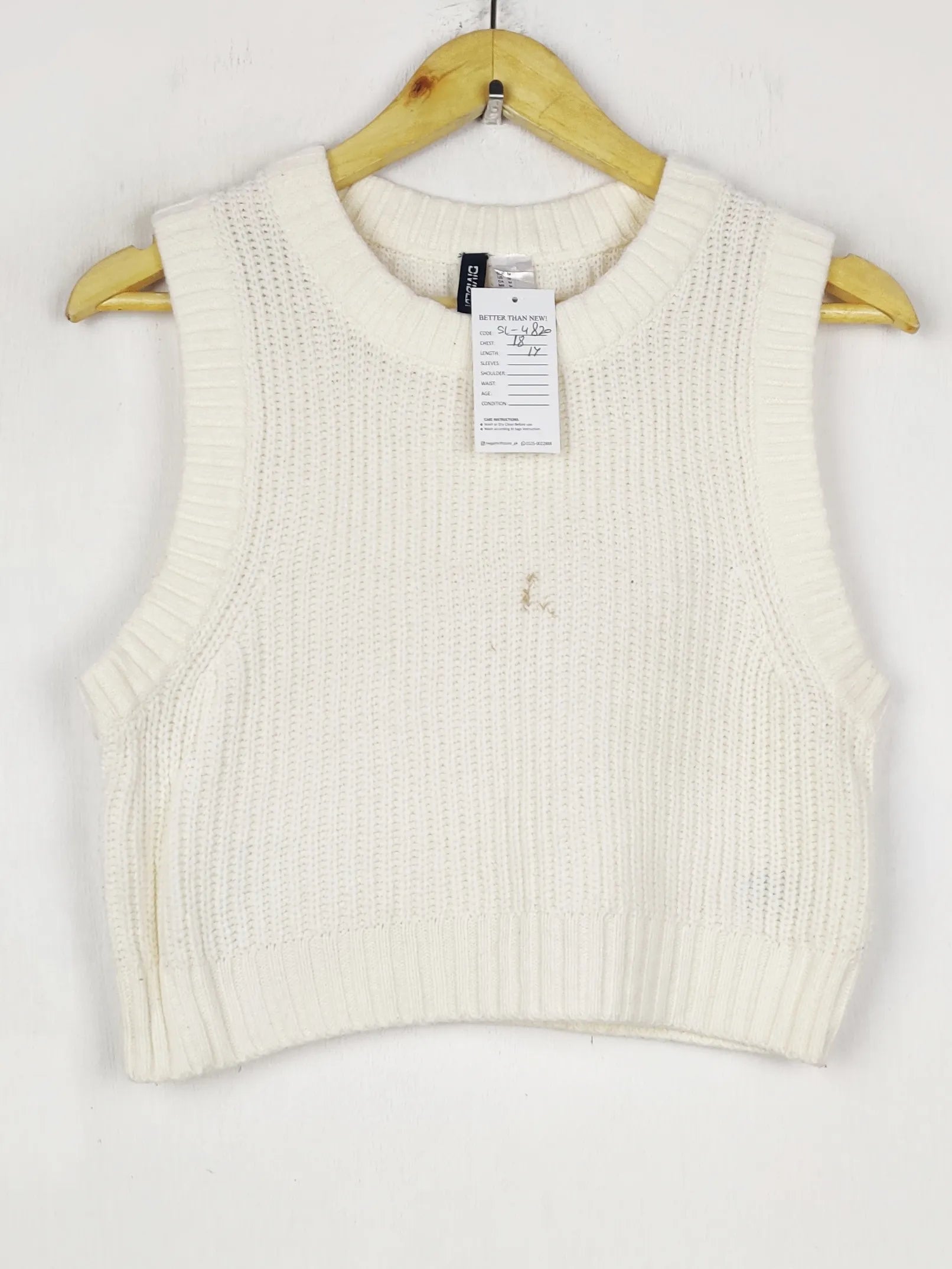 Buy online pre-used pre-loved 100% authentic & Original branded H&M (SL-4820) available in Pakistan. Top international brands avilable.