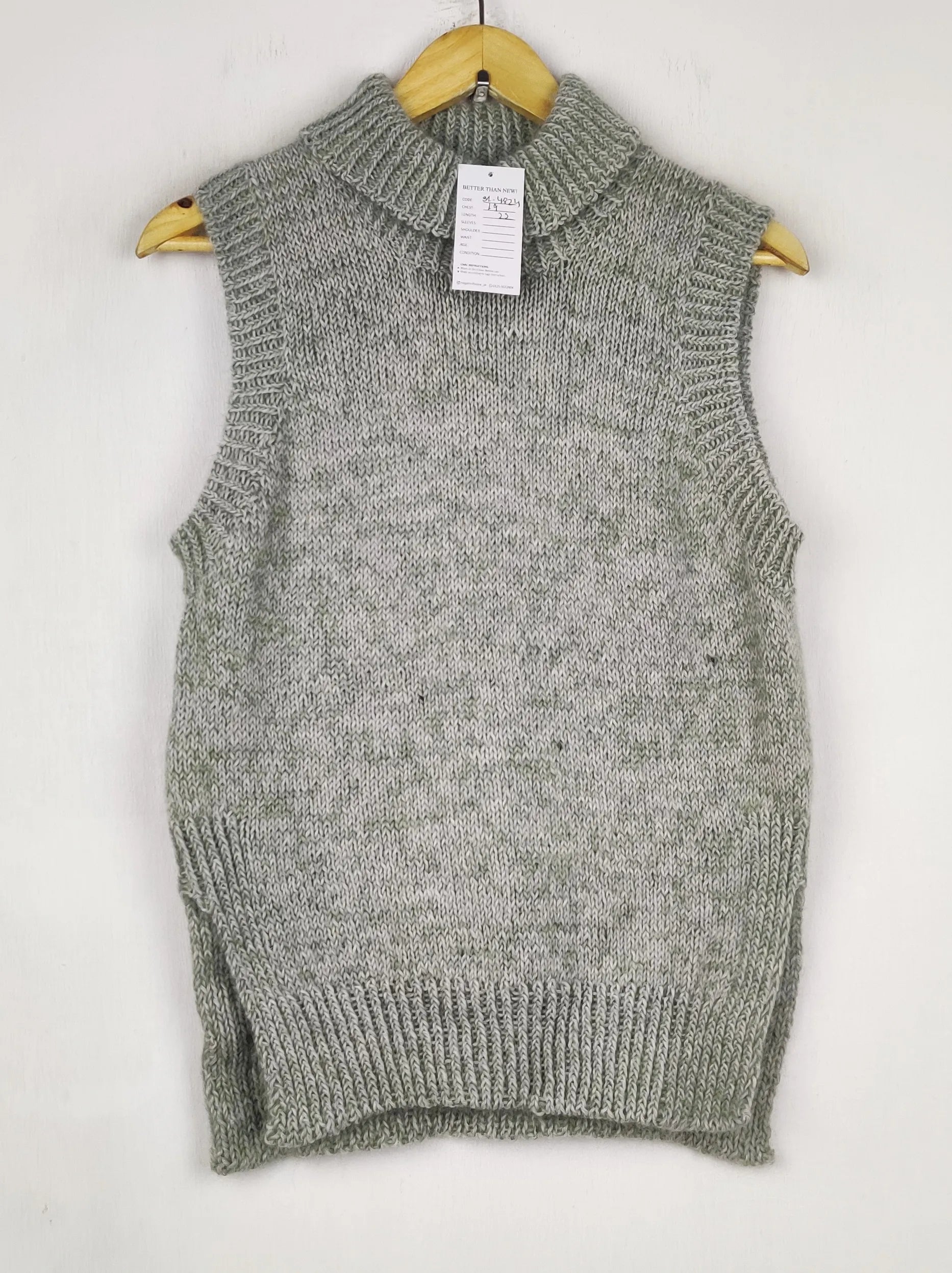 Buy online pre-used pre-loved 100% authentic & Original branded Unknown Brand (SL-4824) available in Pakistan. Top international brands avilable.