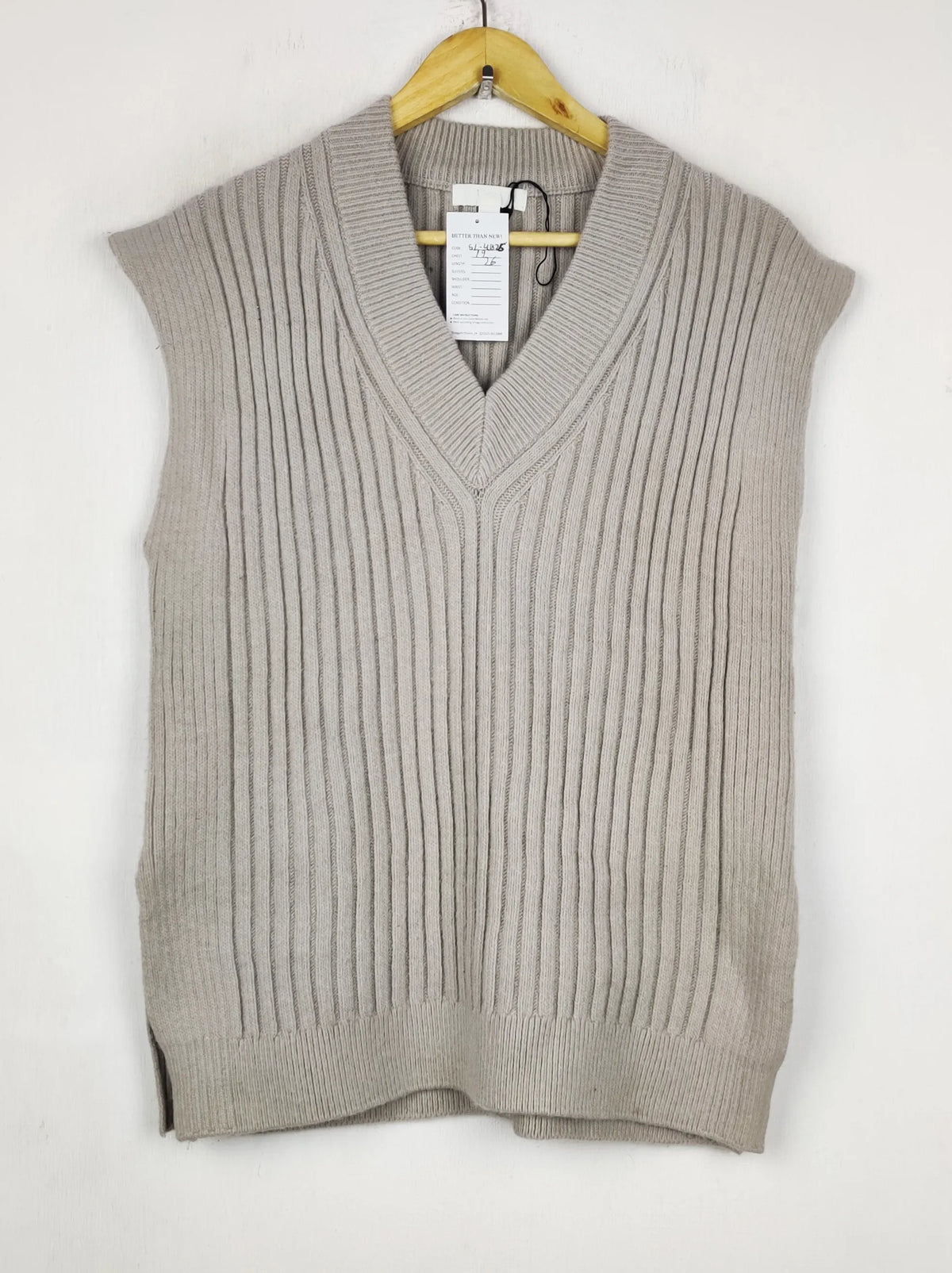 Buy online pre-used pre-loved 100% authentic & Original branded H&M (SL-4826) available in Pakistan. Top international brands avilable.