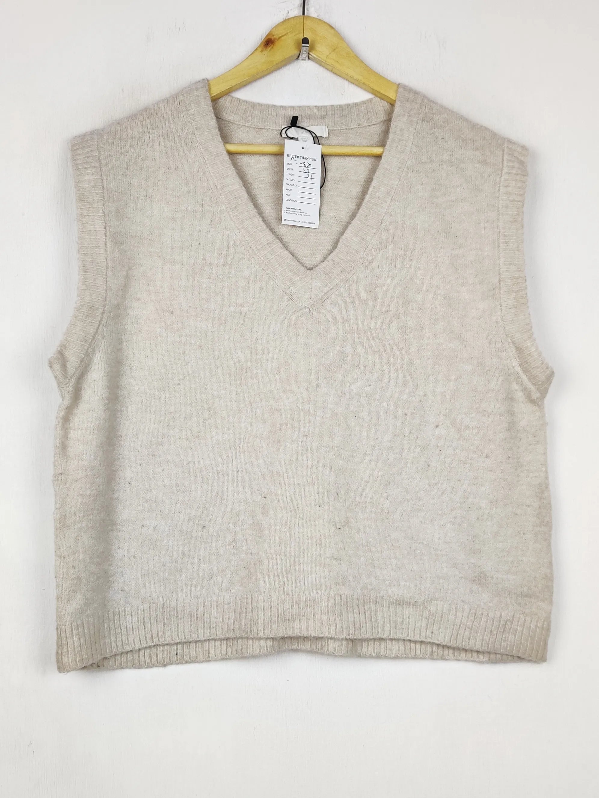 Buy online pre-used pre-loved 100% authentic & Original branded H&M (SL-4830) available in Pakistan. Top international brands avilable.