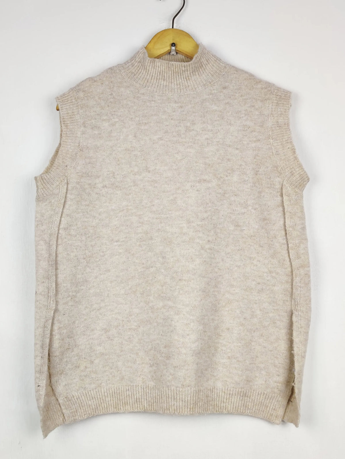 Buy online pre-used pre-loved 100% authentic & Original branded Shein (SL-4848) available in Pakistan. Top international brands avilable.