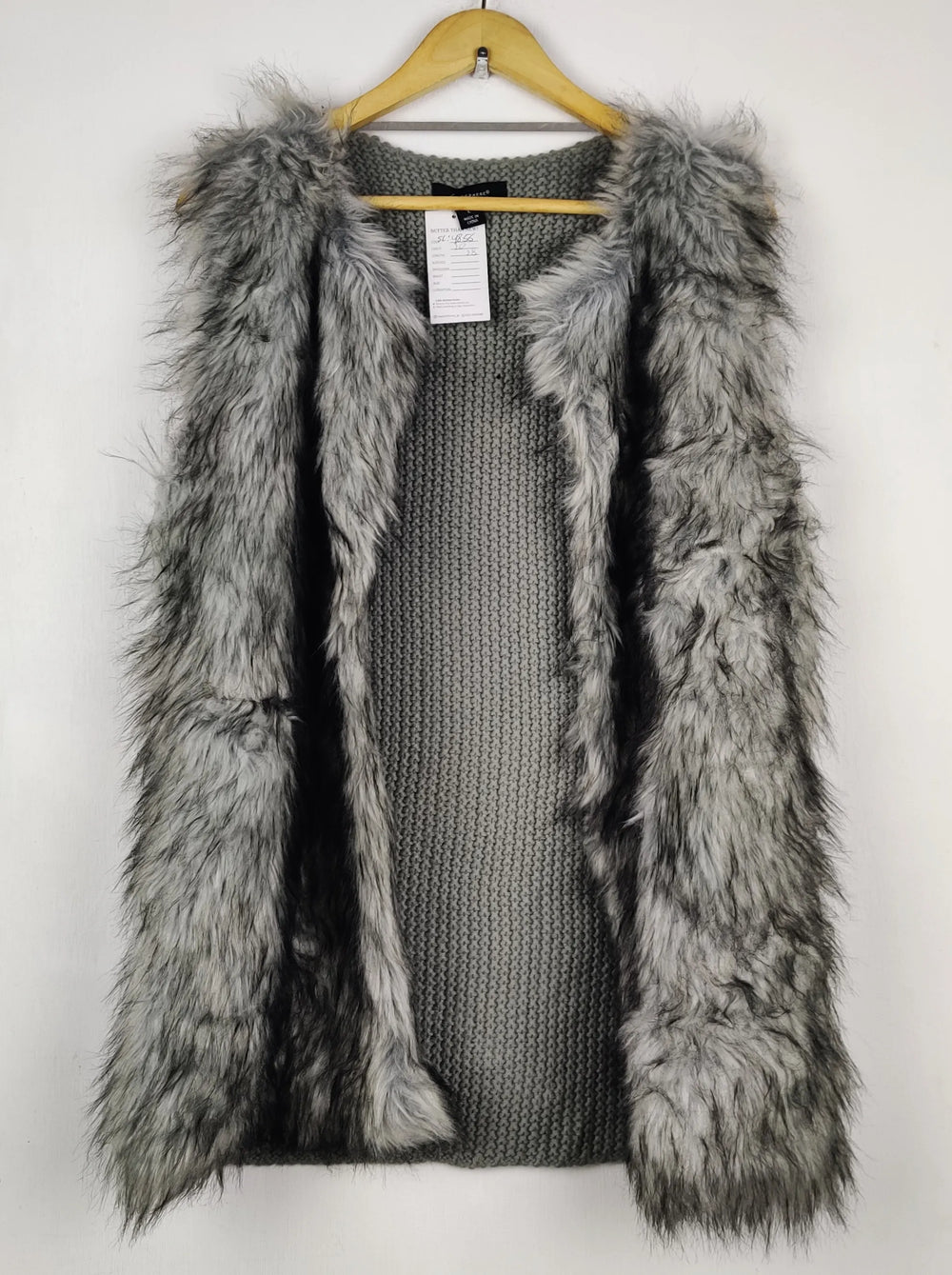 Buy online pre-used pre-loved 100% authentic & Original branded Atmosphere (SL-4856) available in Pakistan. Top international brands avilable.