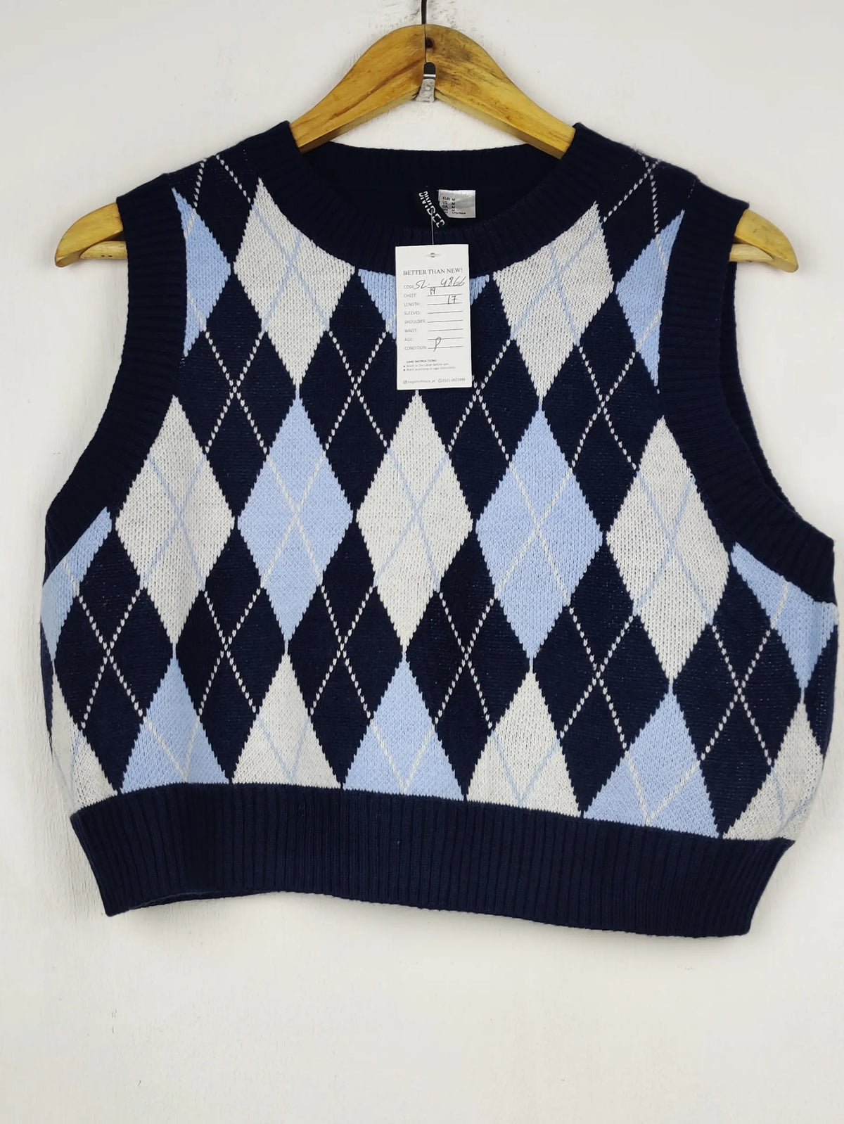 Buy online pre-used pre-loved 100% authentic & Original branded H&M (SL-4866) available in Pakistan. Top international brands avilable.