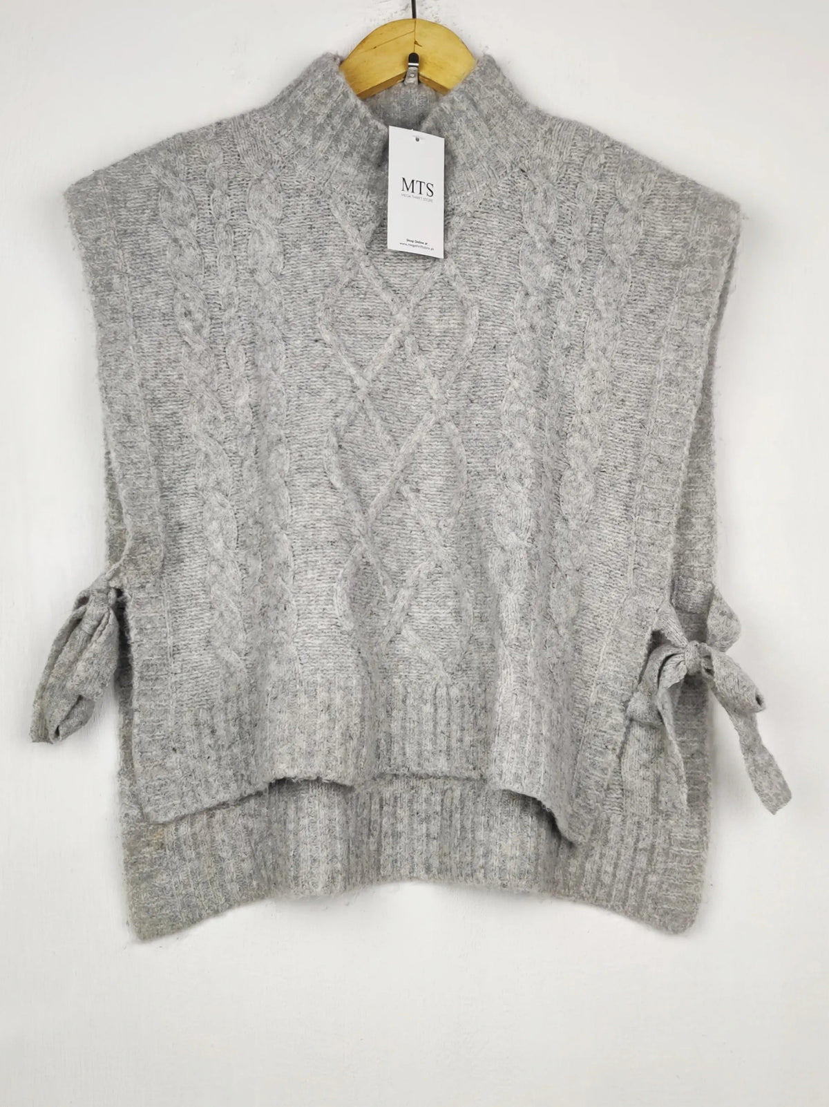 Buy online pre-used pre-loved 100% authentic & Original branded Primark (SL-4881) available in Pakistan. Top international brands avilable.