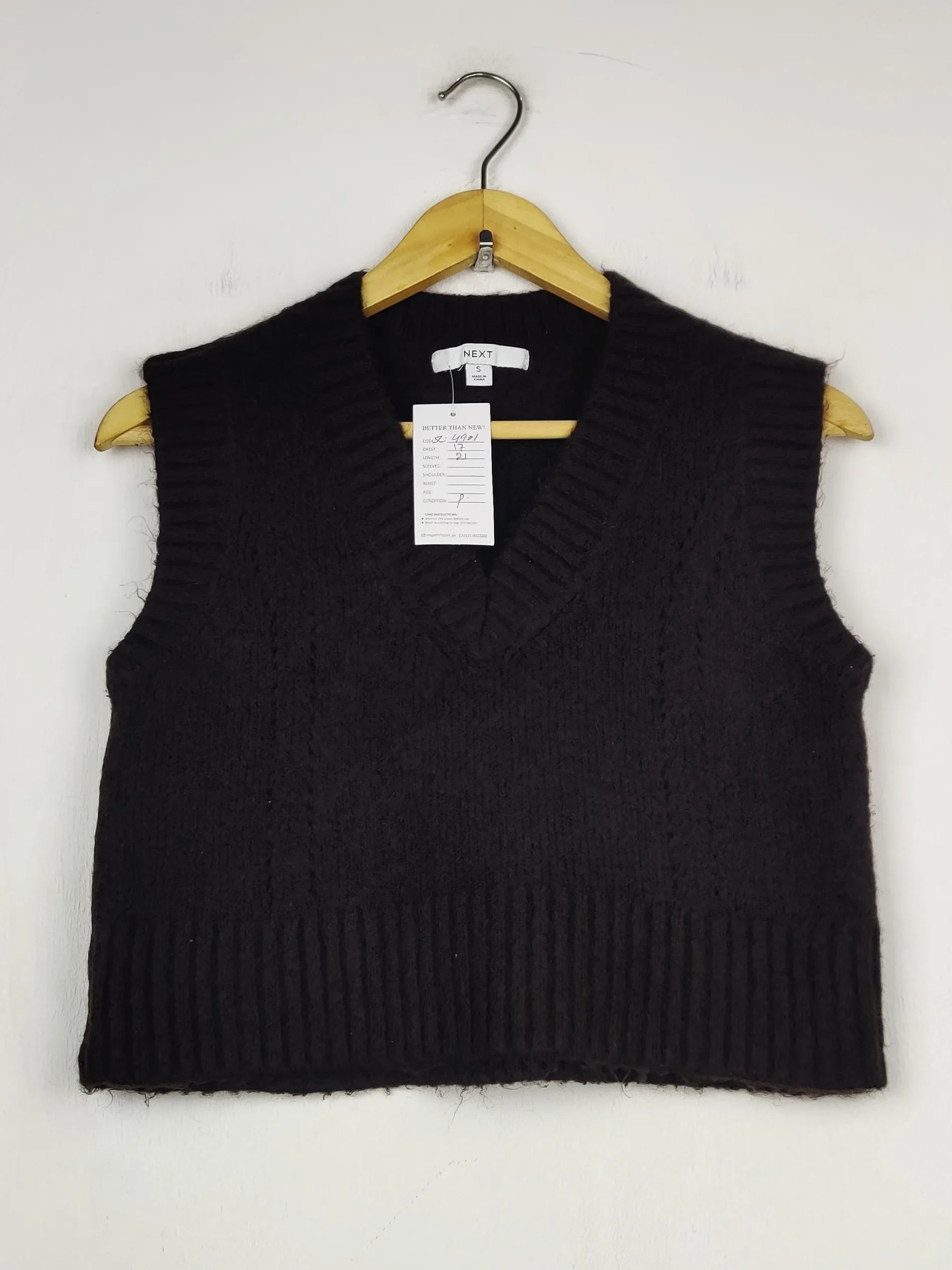 Buy online pre-used pre-loved 100% authentic & Original branded Primark (SL-4901) available in Pakistan. Top international brands avilable.