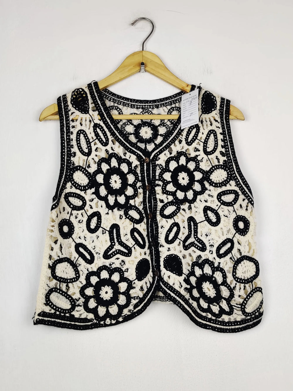 Buy online pre-used pre-loved 100% authentic & Original branded Unknown Brand (SL-4924) available in Pakistan. Top international brands avilable.