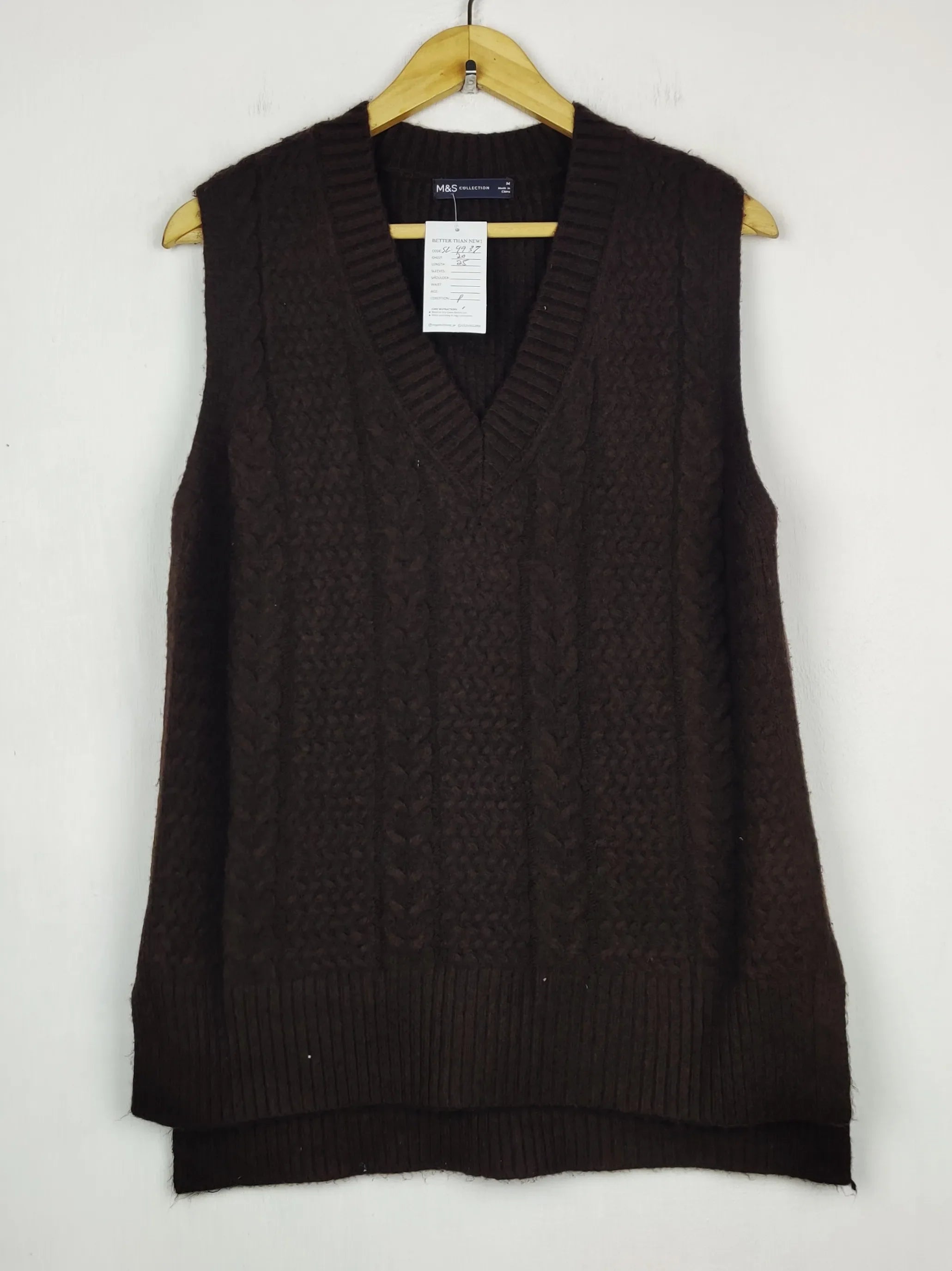 Buy online pre-used pre-loved 100% authentic & Original branded Marks & Spencer (SL-4937) available in Pakistan. Top international brands avilable.