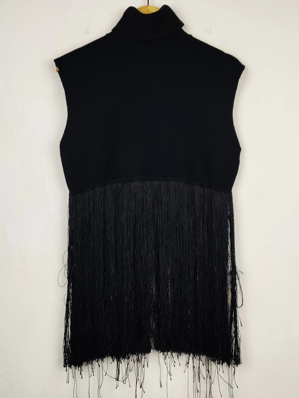 Buy online pre-used pre-loved 100% authentic & Original branded Zara (SL-4957) available in Pakistan. Top international brands avilable.