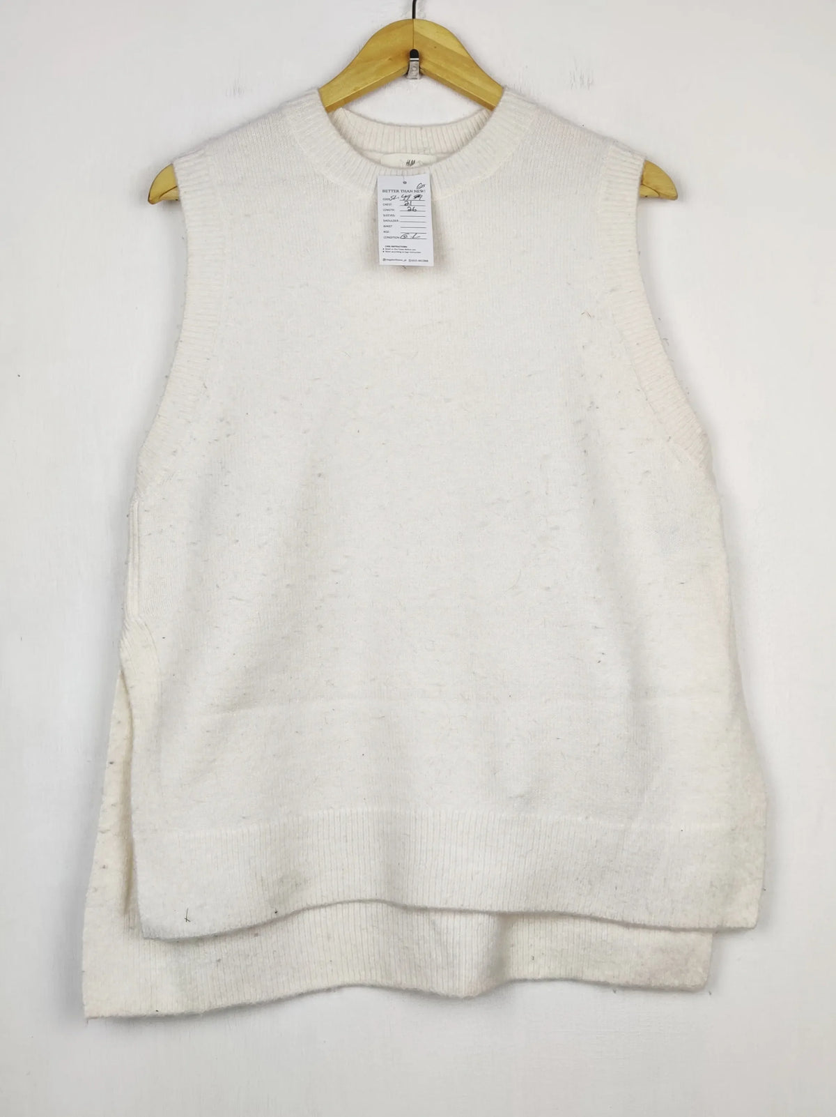 Buy online pre-used pre-loved 100% authentic & Original branded H&M (SL-4960) available in Pakistan. Top international brands avilable.
